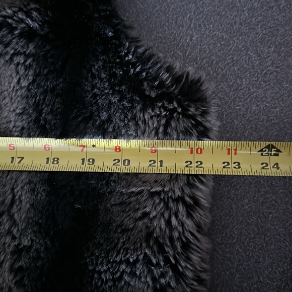 Women’s Kristen Blake faux chinchilla fur reversible vest; size large - Picture 8 of 9